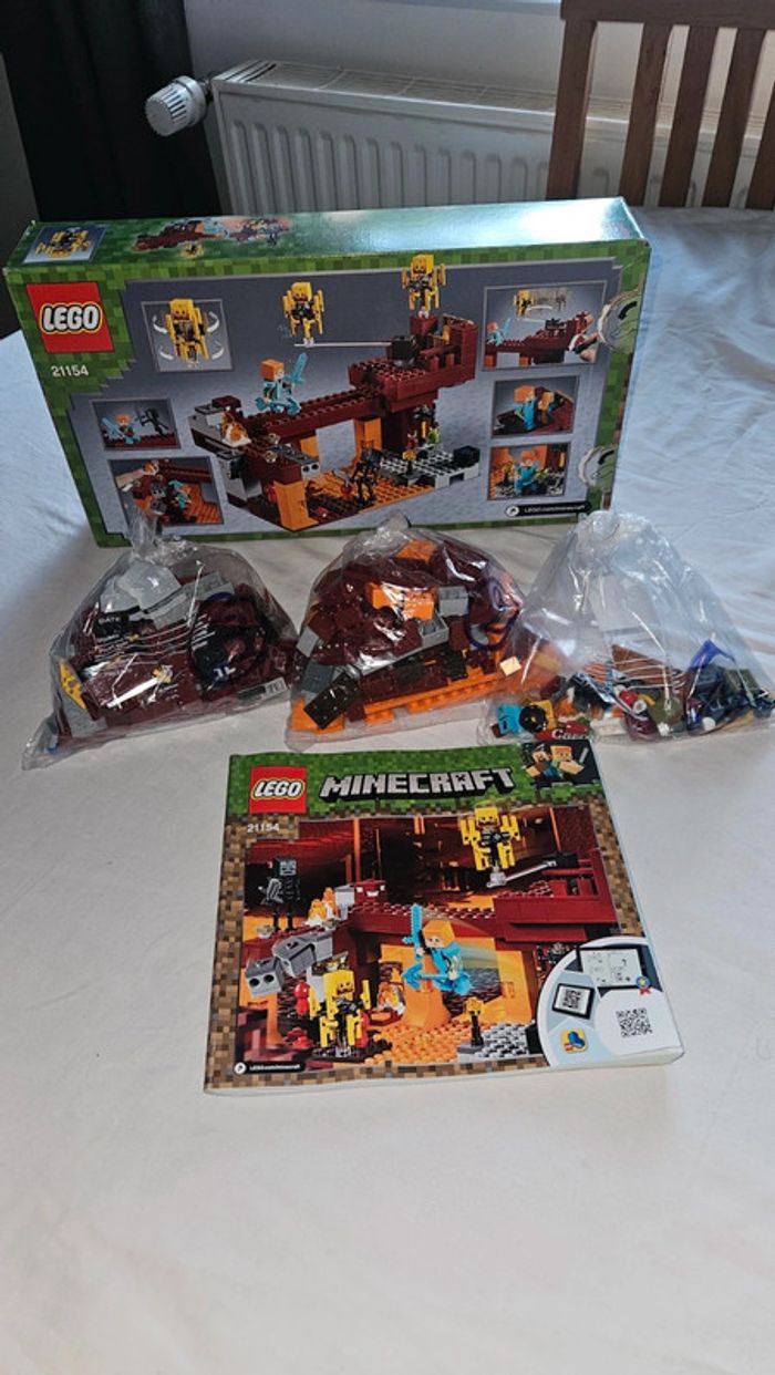 Lego Minecraft 21154- Le Donjon du Nether