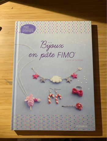 Livre tutos pour faire des bijoux en pâte fimo