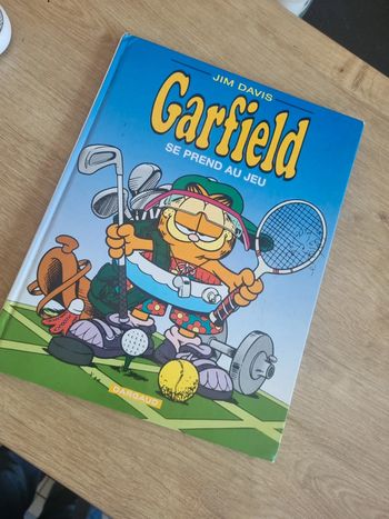 Livre bd Garfield se prend au jeu
