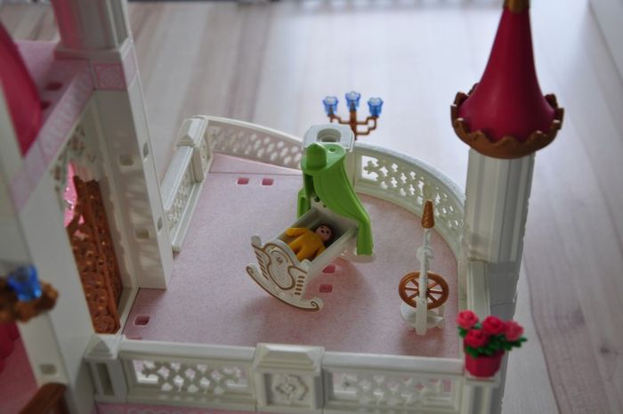 Boite Château playmobil meublé avec boîte d'origine 4250 +mini set - photo numéro 4