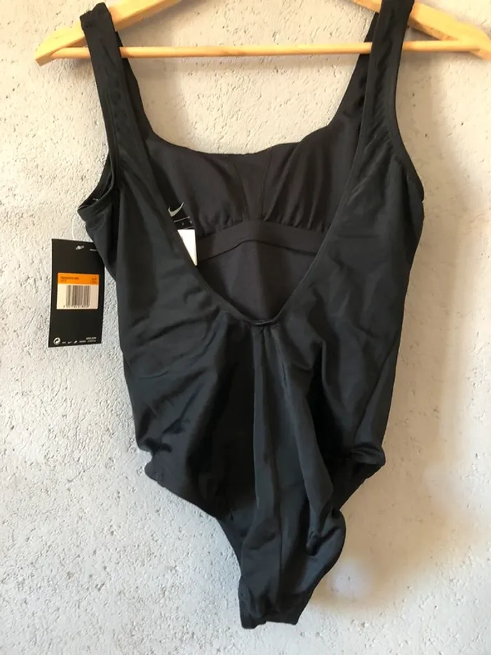 Maillot de bain Nike taille S 🌻 - photo numéro 5