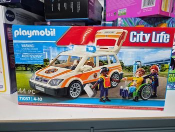 Playmobil 71037 - Ambulance avec secouristes et blessé - Neuf. 