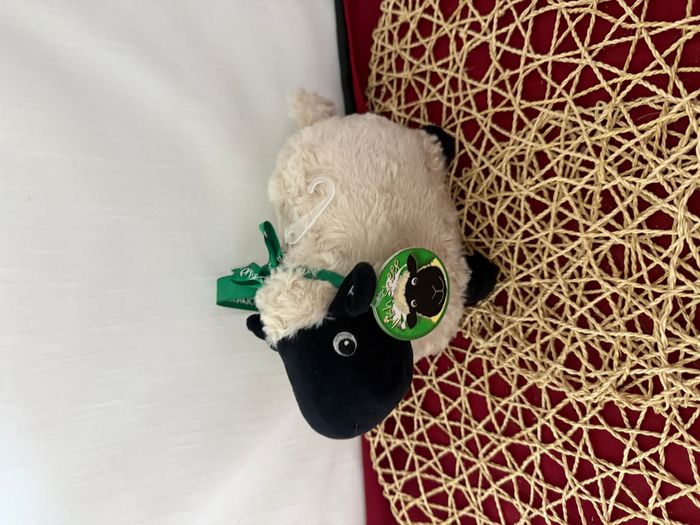 Peluche mouton noir Dublin Gift avec ruban - photo numéro 4