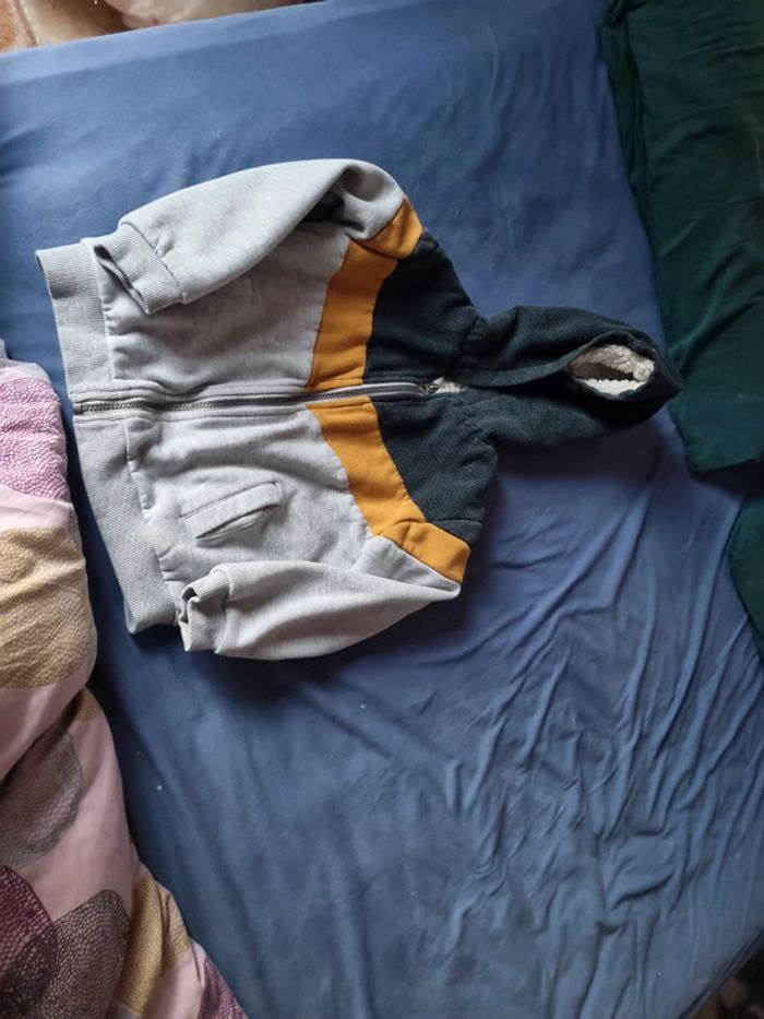 Lot pull et veste - photo numéro 5