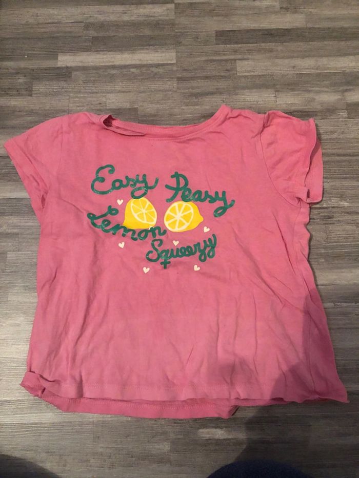 Tee-shirts fille à motif TB état taille 5-6ans