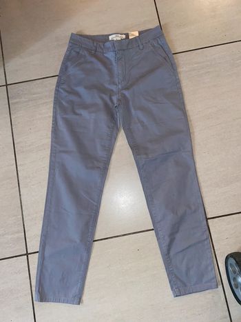 Pantalon chino gris