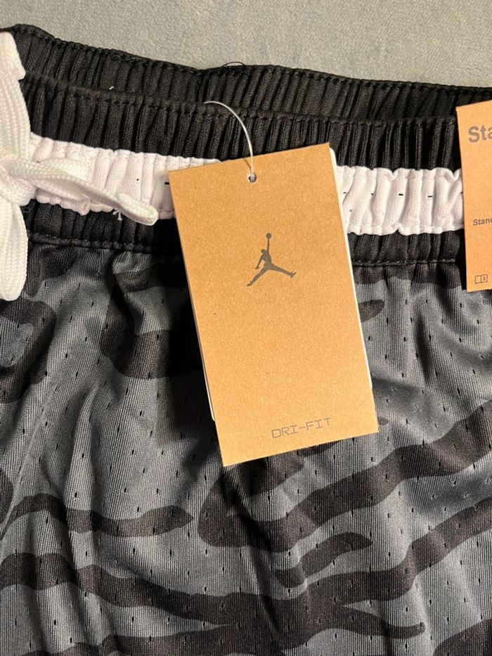 Short en mesh Jordan Dri-Fit motif Tiger Stripes Noir – Taille L - photo numéro 3