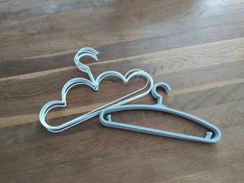 Lot de cintres bébé