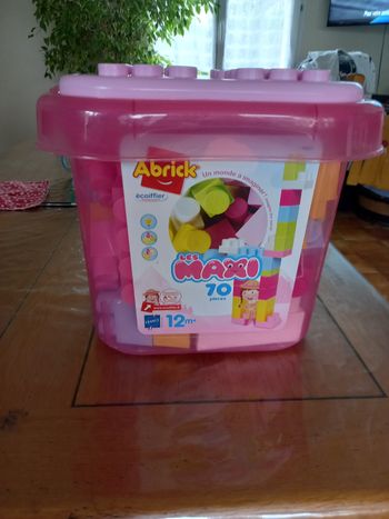 Lot 70 cubes abrick