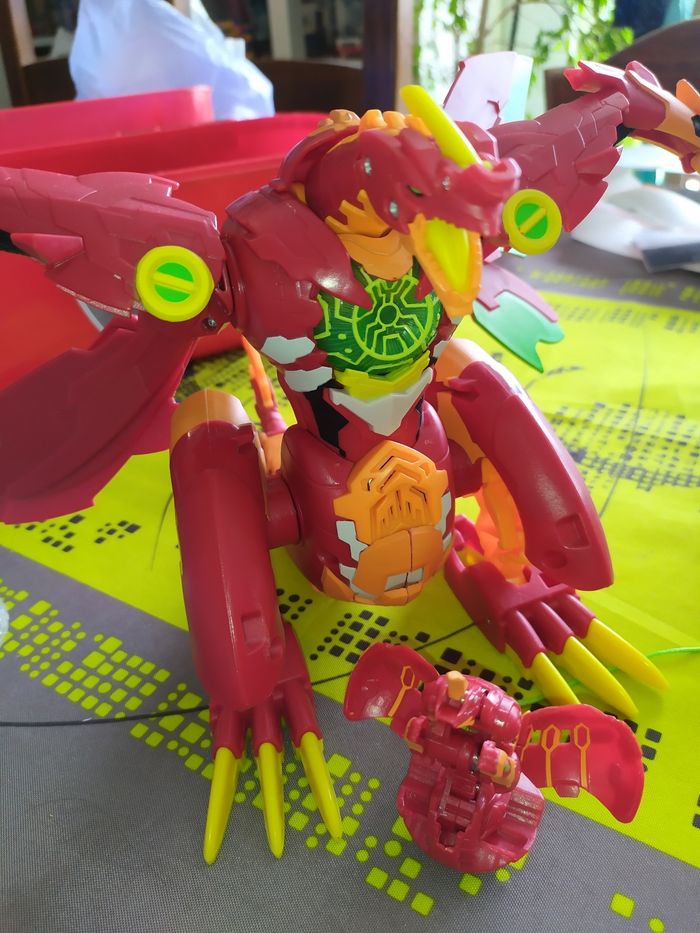 Énorme robot Bakugan son et lumière comme neuf - photo numéro 2