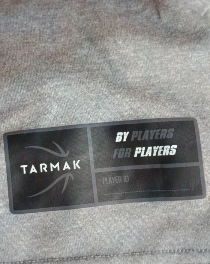 💎tee shirt de basketball 🏀 état neuf homme tarmak Decathlon gris noir sport - photo numéro 8