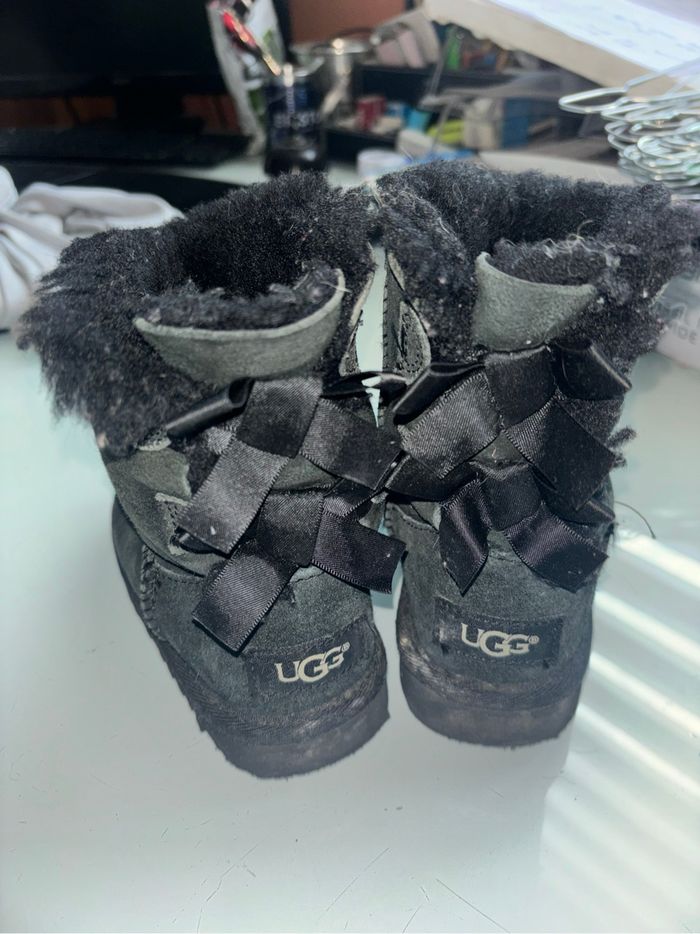 Bottines Ugg fourrées T 26 - photo numéro 4