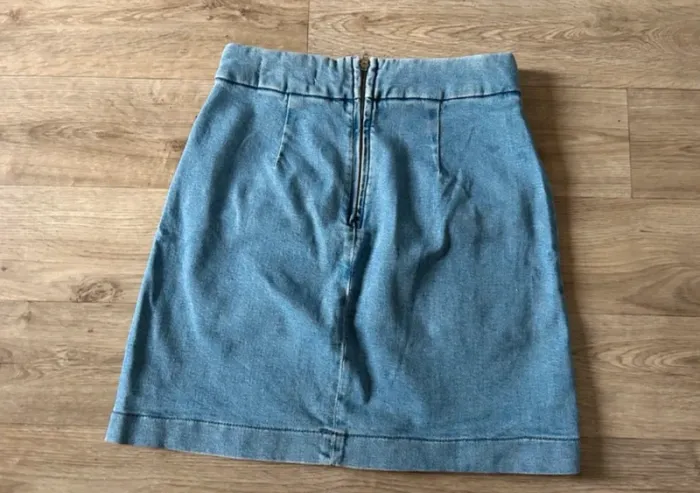 Nafnaf Jupe en jean bleu  femme, taille 36. Minijupe en excellent état - photo numéro 2
