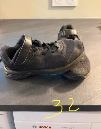 Basket Nike taille 32