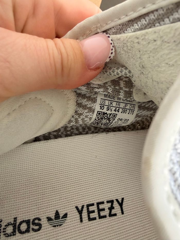 Baskets yeezy boost adidas 44 - photo numéro 2