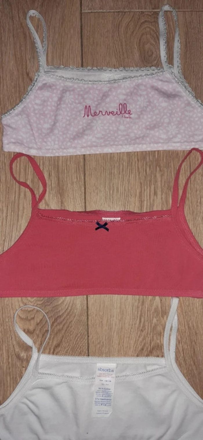 Lot de 3 brassières "absorba" 10 ans en très bon état - photo numéro 2