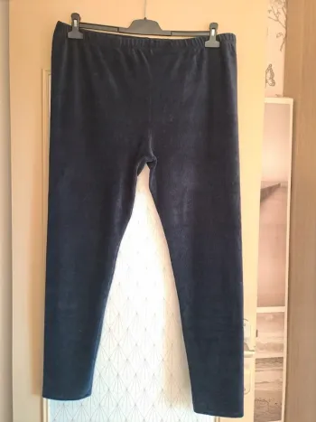 Pantalon femme velours comme neuf porté 1 fois T6 noir