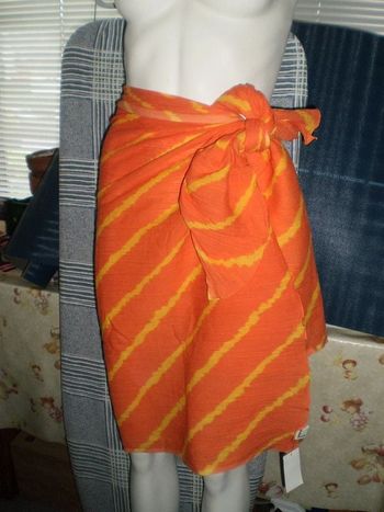pareo neuf orange jaune rayé,neuf avec etiquette