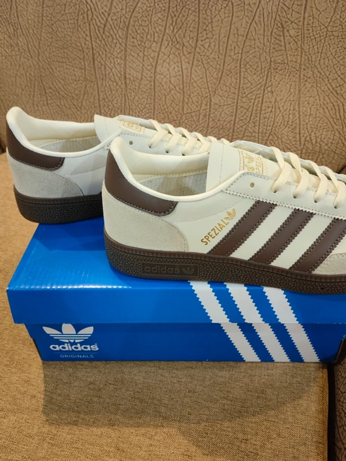 Adidas  HANDBALL SPEZIAL taille 38 - photo numéro 3