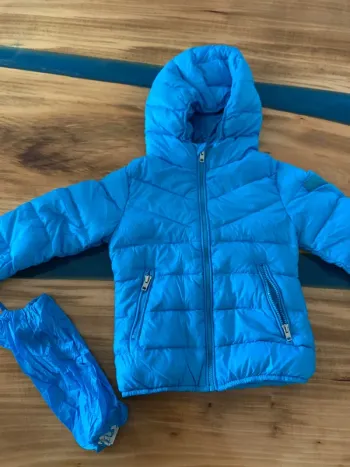 Veste Doudoune de voyage diesel bleu taille 3 ans