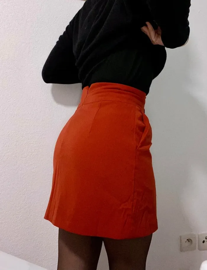 Jupe à boutons - photo numéro 2