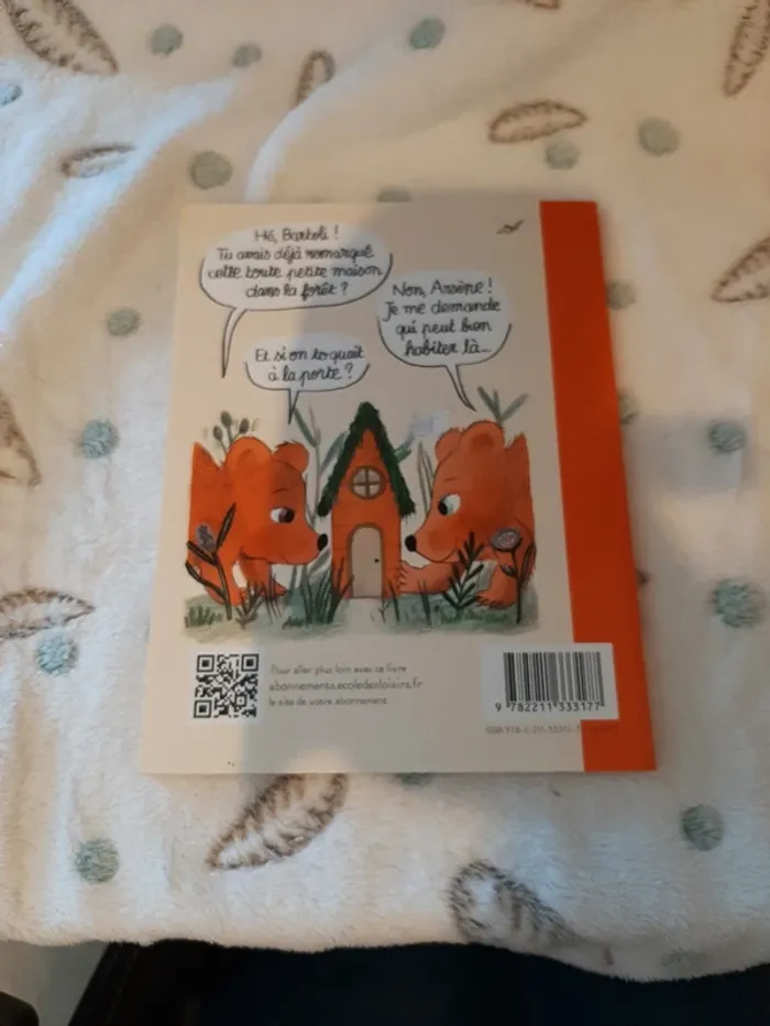 Livre la toute petite maison école des loisirs - photo numéro 2