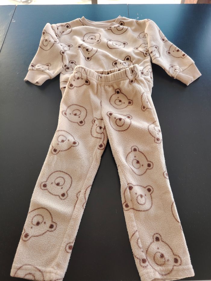 Lot pyjamas et chemise de nuit - photo numéro 7