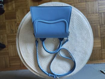 Petit sac à main porté épaule bleu ciel Zara 