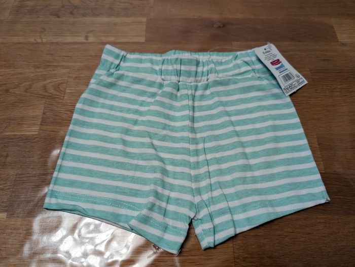 Short garçon 6 mois Bébé rêve Neuf avec étiquette - photo numéro 2