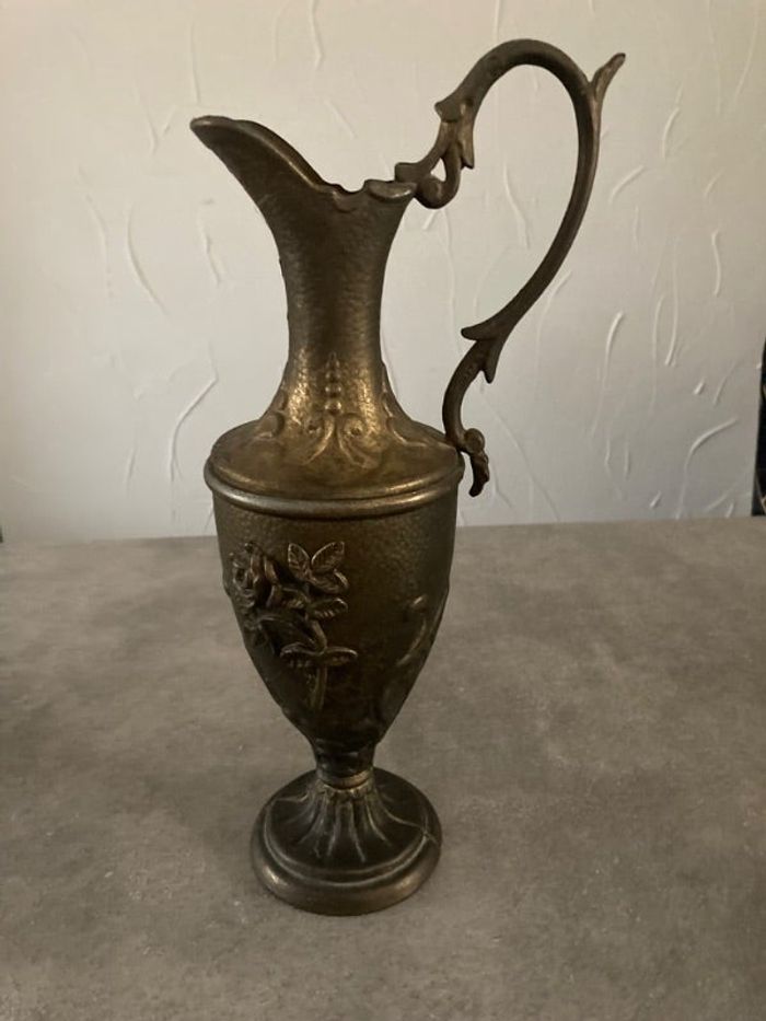 Carafe en régule vintage