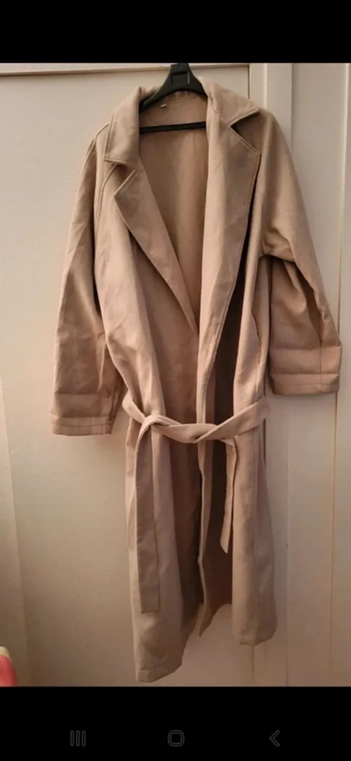 Manteau beige avec ceinture taille L