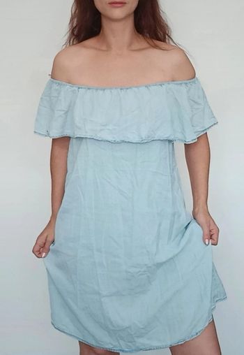 Robe casual fluide épaules nues volantée taille 42