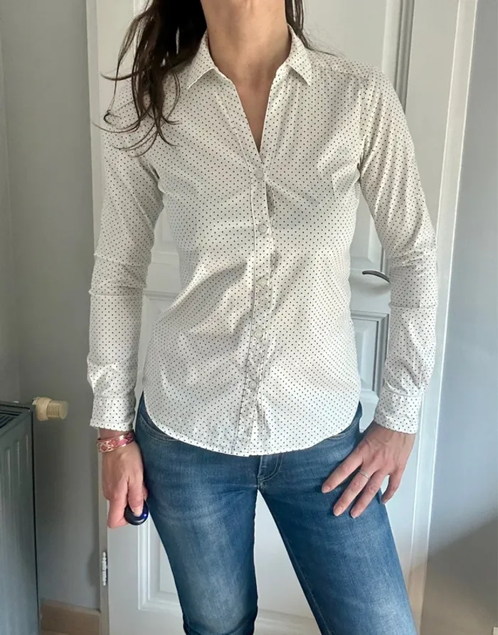 Chemisier blanc à pois noirs stretch – H&M – T34 / XS
