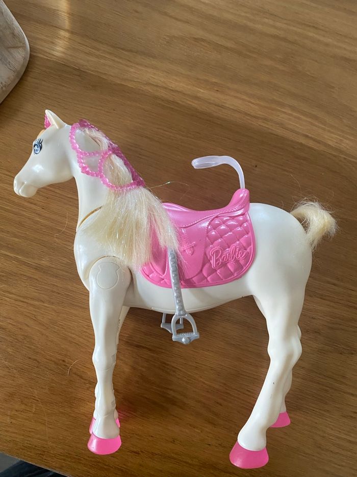 Cheval barbie lumineux sonore - photo numéro 4
