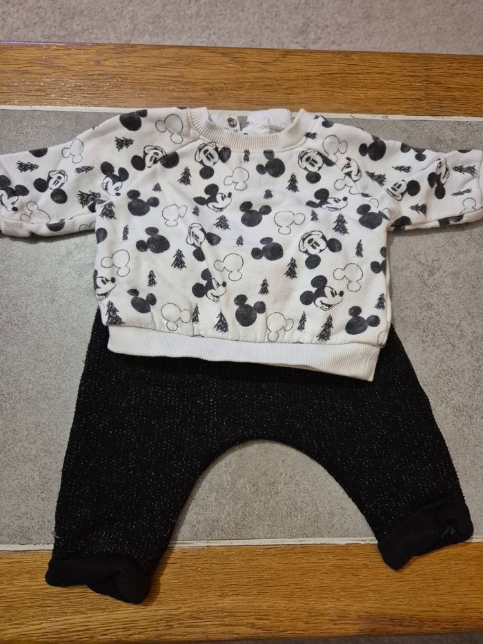 Ensemble Disney pour bébé garçon taille 3 mois