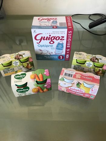 Lot petit pot bébé et lait guigoz 1 er âge