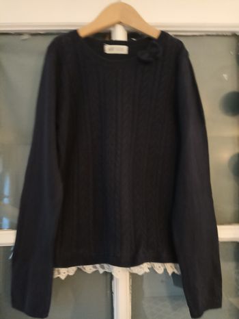 Pull bleu marine torsades et dentelle