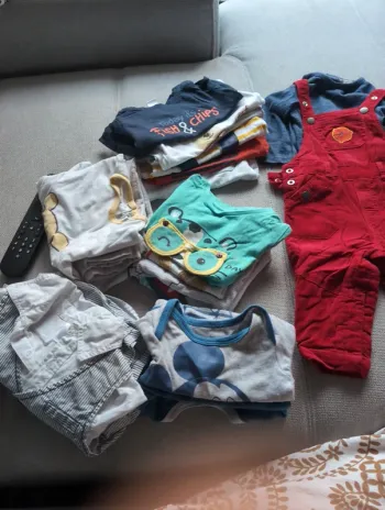 Lot vêtements 9 mois 71 cm