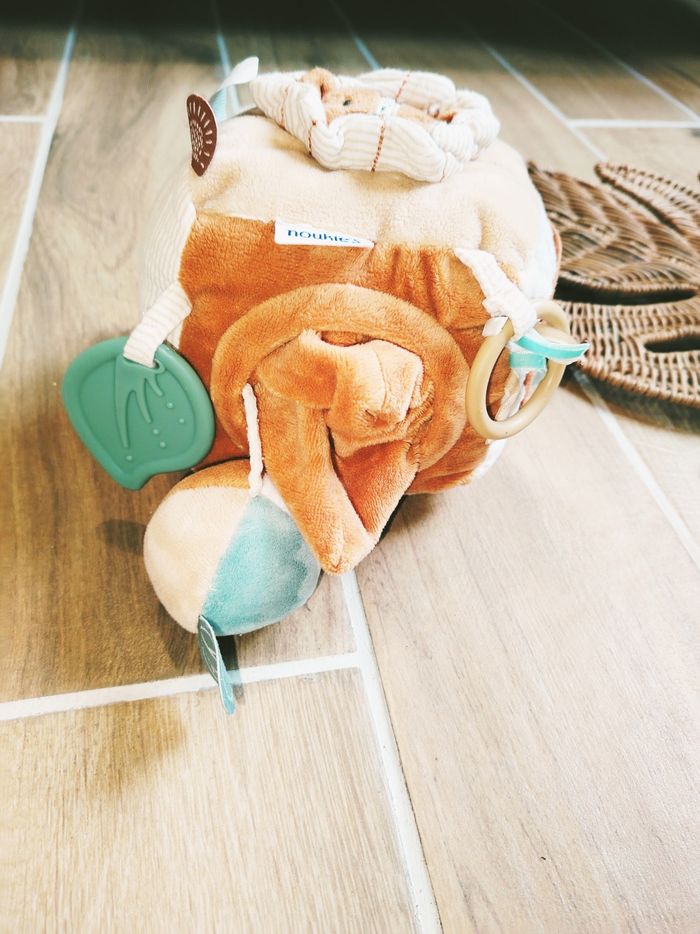 🐻Cube sensoriel /d'éveil multi activités en tissus marque Noukie's - photo numéro 4