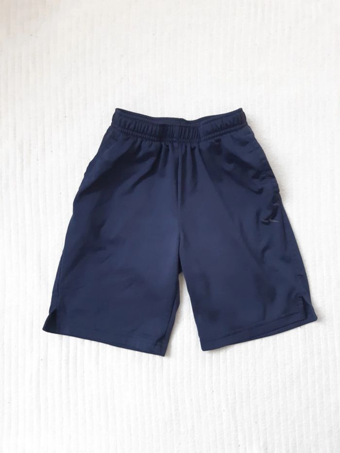 Short sport Décathlon 7/8 ans
