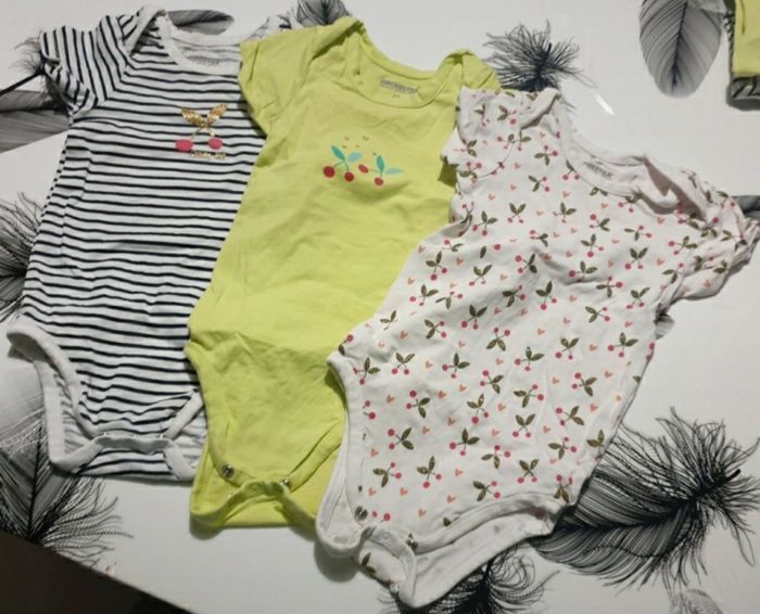 Lot bodys manches courtes