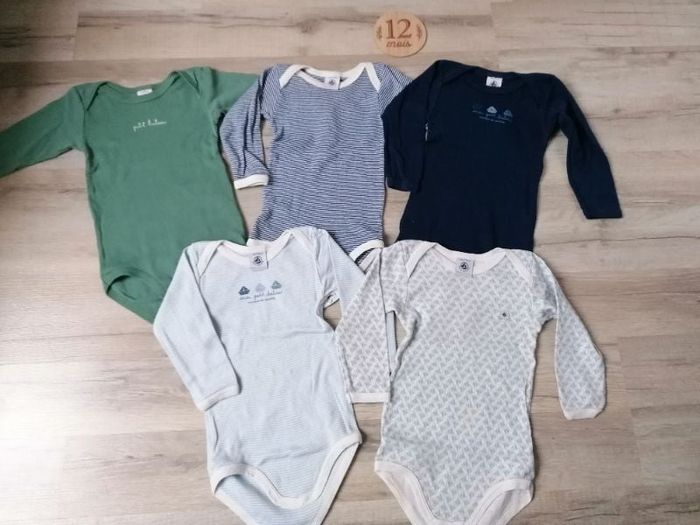 Lot de bodies 12 mois