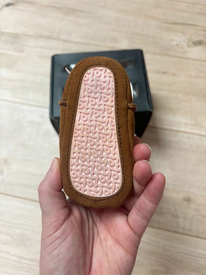 Mini Uggs 0/1mois - photo numéro 8