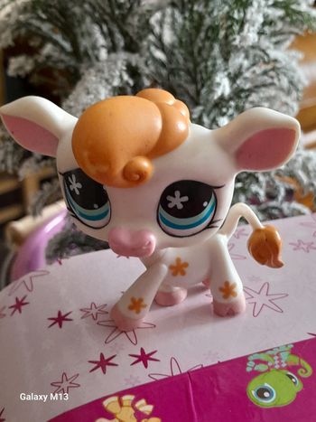 Figurine Littlest Pet Shop Vache blanche et orange