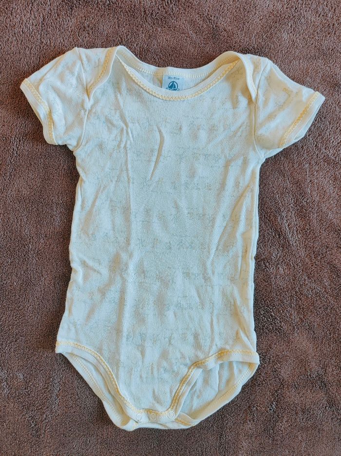 Lot 2 bodies mc blanc et jaune Petit Bateau 18 mois - photo numéro 5