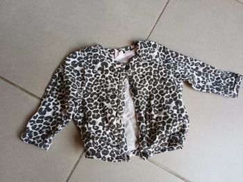 Gilet taille 2/4 mois