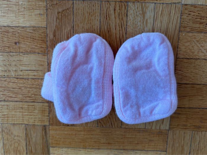 Chaussons bébé rose neufs - photo numéro 2