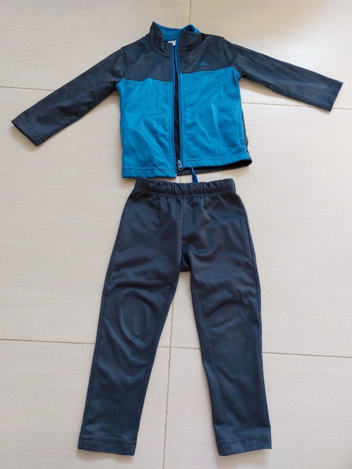 Ensemble jogging/survêtement