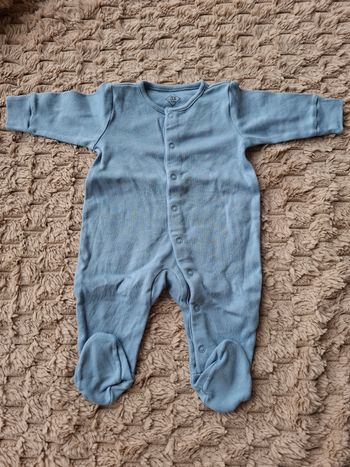 Pyjama Taille 1 à 3 mois Neuf