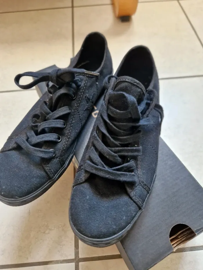Baskets converse neuve - photo numéro 2